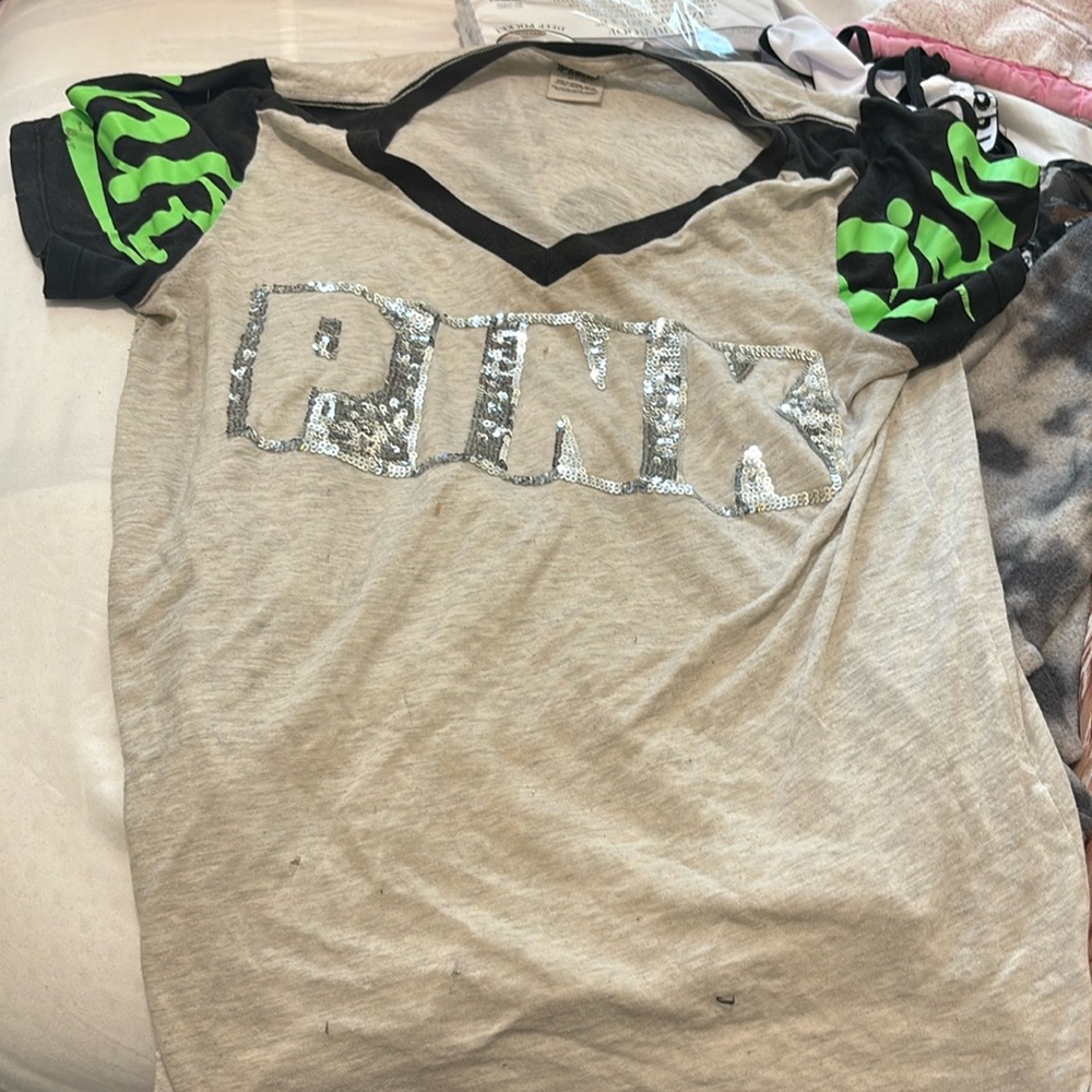 Victoria’s Secret PINK Graphic Tee